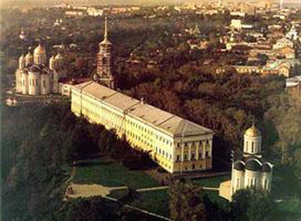 Здание губернских присутственных мест - 1785 год во Владимире фото vgv