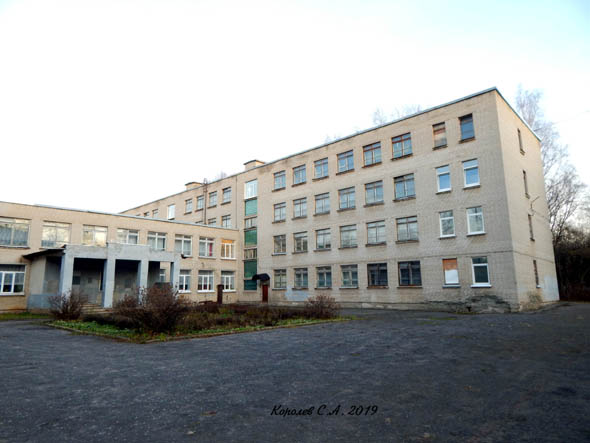 Средняя общеобразовательная школа N 28 имени адмирала М.П. Лазарева во Владимире фото vgv