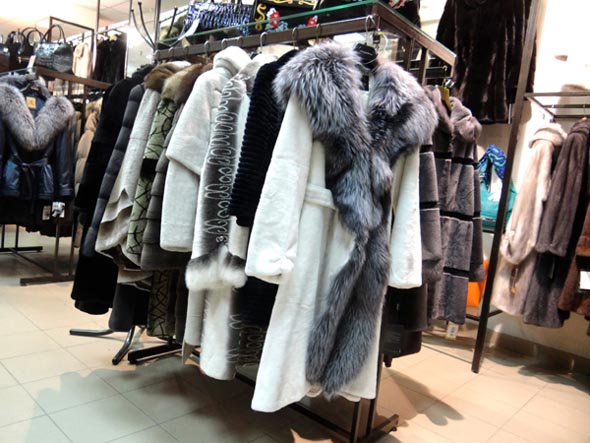 салон женской одежды и пальто «Аркада» на Дворянской во Владимире фото vgv
