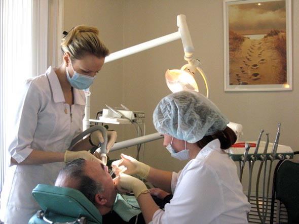стоматологическая клиника «Добрый Доктор» на Мира 37б во Владимире фото vgv