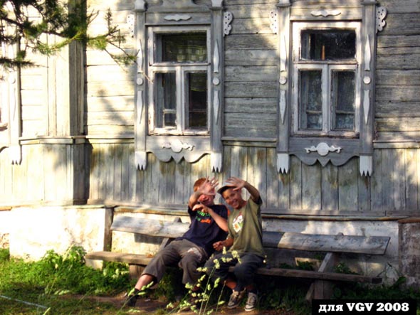 фотоэтюд на фоне дома 10 на улице Покровская во Владимире фото vgv
