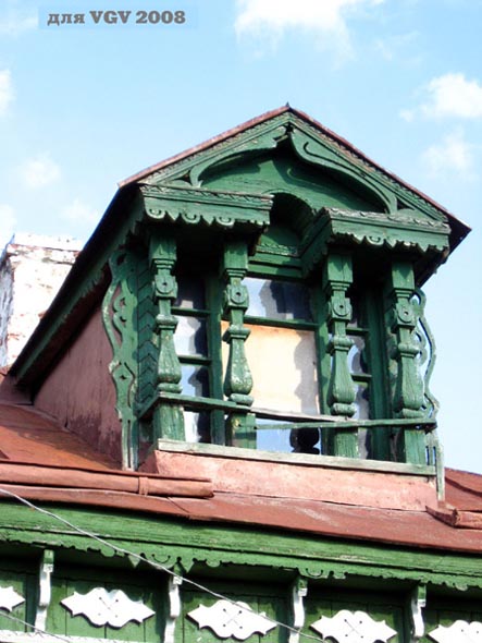 слуховое окно 31 дома на улице Рабочая в Ортруде во Владимире фото vgv