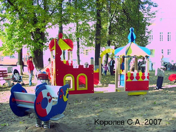 детская площадка в парке Липки 2007 г. во Владимире фото vgv