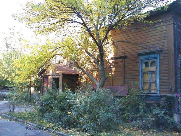 Дом 8а по улице Спасская «Дом вице-губернатора» на фото 2001 года во Владимире фото vgv