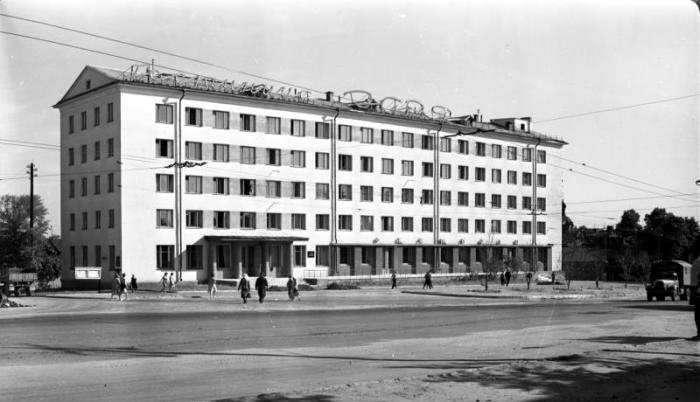 Гостиница «Заря» на фото 1963 и 1965 гг. во Владимире фото vgv