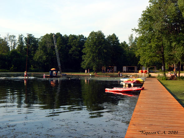Вейкбординг на озере в Загородном парке фото 2021 г. во Владимире фото vgv