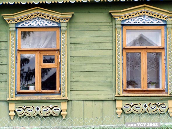 деревянные наличники дома 54 на улице Центральной в Уварове во Владимире фото vgv