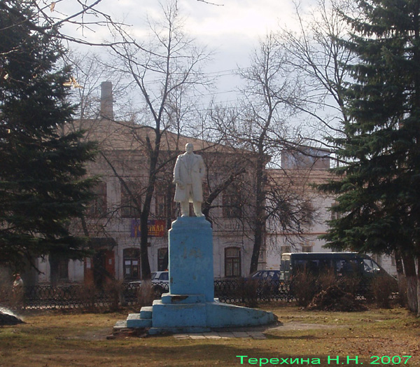памятник В.И.Ленину в сквере на площади Ленина в Вязниковском районе Владимирской области фото vgv