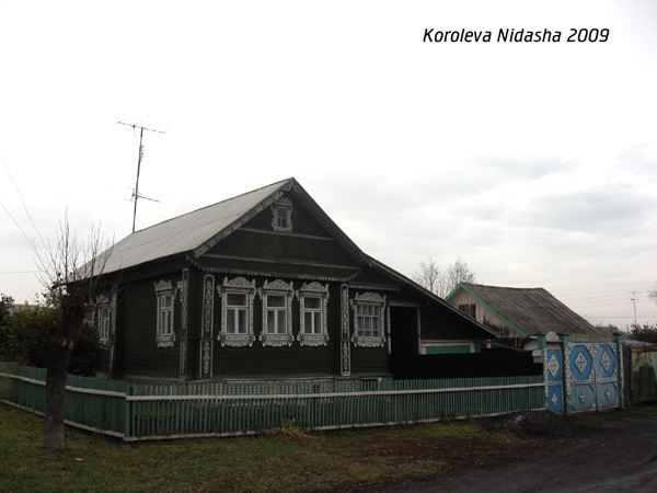 деревянные наличники дома 23 на улице Матросова в Юрьев Польском районе Владимирской области фото vgv