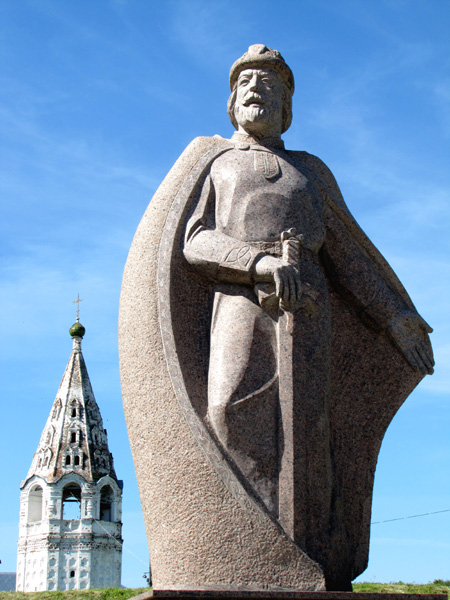 памятник основателю города Юрию Долгорукому в Юрьев Польском районе Владимирской области фото vgv