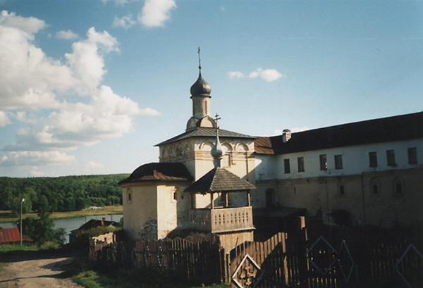 Никольская надвратная церковь 1694 г. в Юрьев Польском районе Владимирской области фото vgv
