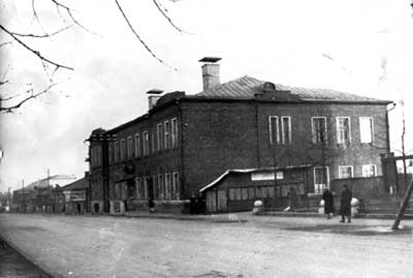 Здание мужской гимназиий 1910-1912 гг. в Александровском районе Владимирской области фото vgv