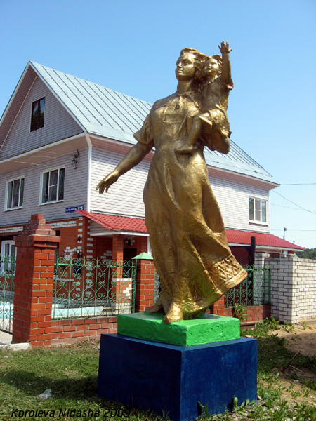 Художественная композиция Материнство в Гусевском районе Владимирской области фото vgv