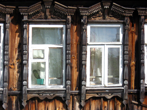 деревянные резные наличники на Покровской 10 в Гусевском районе Владимирской области фото vgv