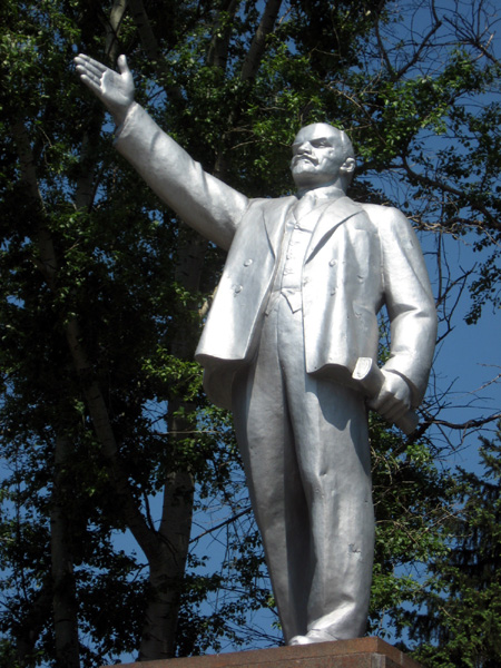 памятник В.И.Ленину на площади Свободы в Гусевском районе Владимирской области фото vgv
