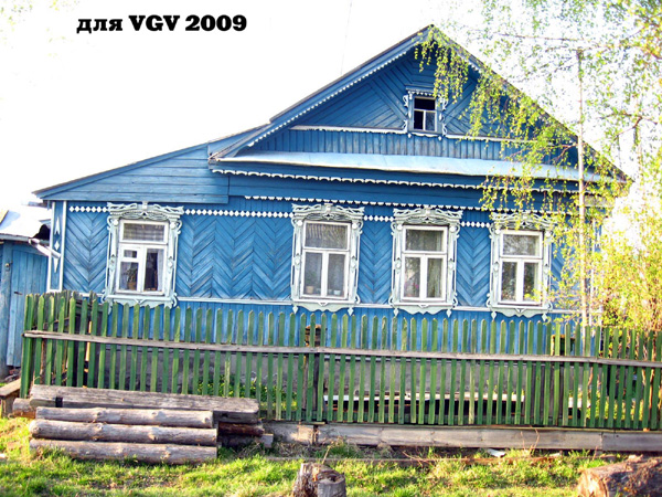 деревянные резные наличники дома 43 на улице Дальняя в Гусевском районе Владимирской области фото vgv
