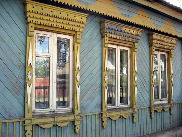 деревянные резные наличники на Ломоносова 5 в Гусевском районе Владимирской области фото vgv