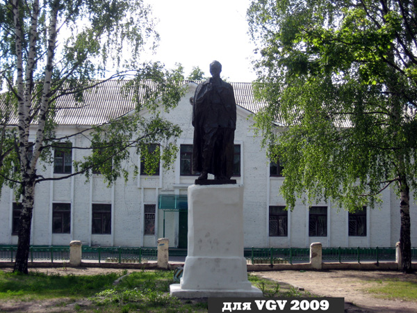Памятник Дзержинскому Ф.Э. в Гусевском районе Владимирской области фото vgv