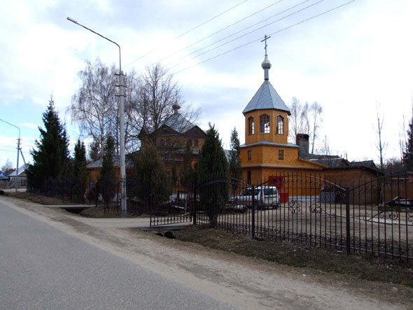 Церковь Серафима Саровского 1990-2005 гг. в Курлово в Гусевском районе Владимирской области фото vgv