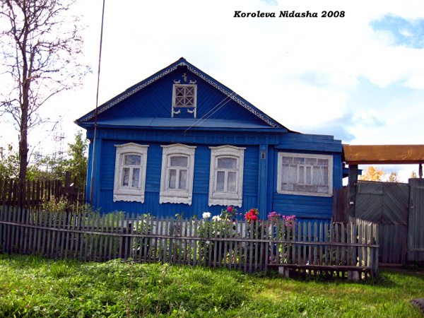 деревянные наличники дома 8 на улице Калинина в Камешковском районе Владимирской области фото vgv