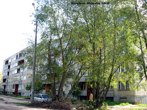 детская площадка во дворе дома 10 по ул. Школьной в Камешковском районе Владимирской области фото vgv