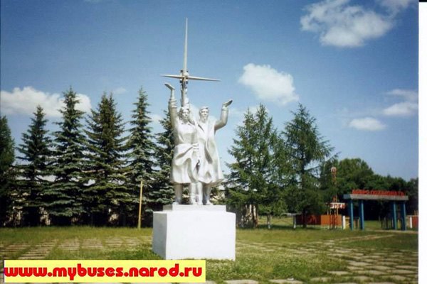 памятник в поселке Красный Октябрь в Киржачском районе Владимирской области фото vgv