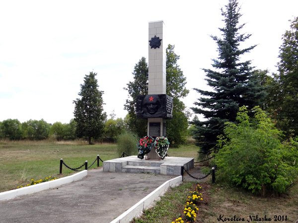 Памятник погибшим в ВОВ в Малыгино в Ковровском районе Владимирской области фото vgv