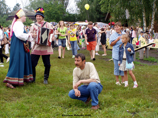 День огурца в Суздале 19 июля 2008 года на территории музея Деревянного зодчества  фото vgv