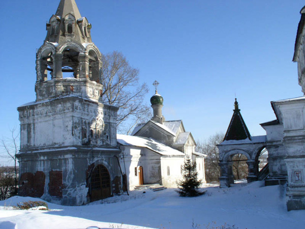 Введенская церковь с колокольней 1658 г. в Муромском районе Владимирской области фото vgv