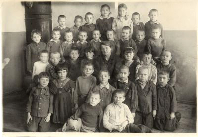 Выпускники 2 класса Булатниковской средней школы 1948-1949 гг. в Муромском районе Владимирской области фото vgv
