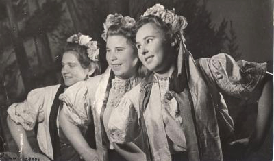 Выступление самодеятельного танцевального клуба с.Панфилово 1951 г. в Муромском районе Владимирской области фото vgv