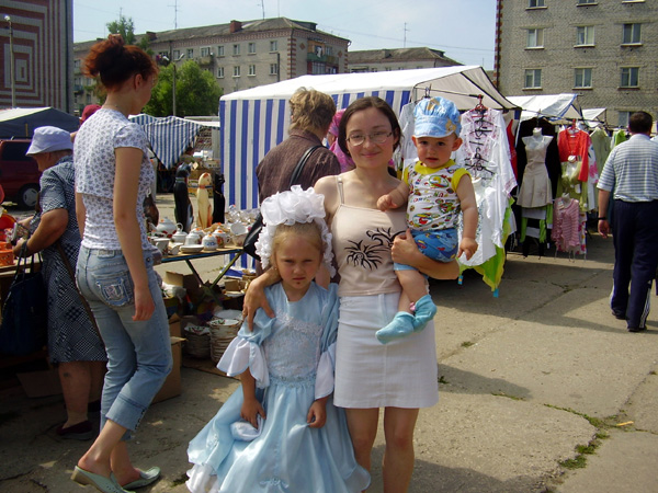 Универсальный рынок г. Костерево в Петушинском районе Владимирской области фото vgv