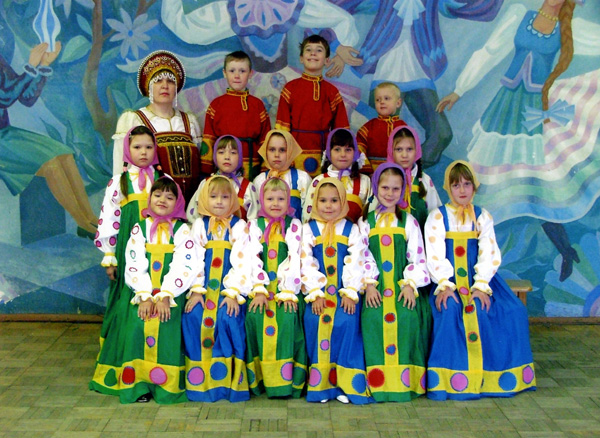 Ансамбль Вольгинской детской школы искусств (фото 2006 г.) в Петушинском районе Владимирской области фото vgv