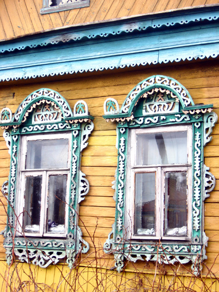 деревянные резные наличники на Загородной 2 в Собинке в Собинском районе Владимирской области фото vgv