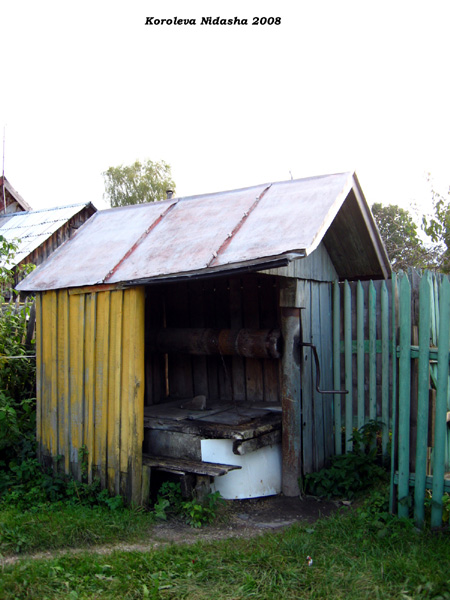 колодец у дома 24 по ул.Жуковского г.Лакинск в Собинском районе Владимирской области фото vgv