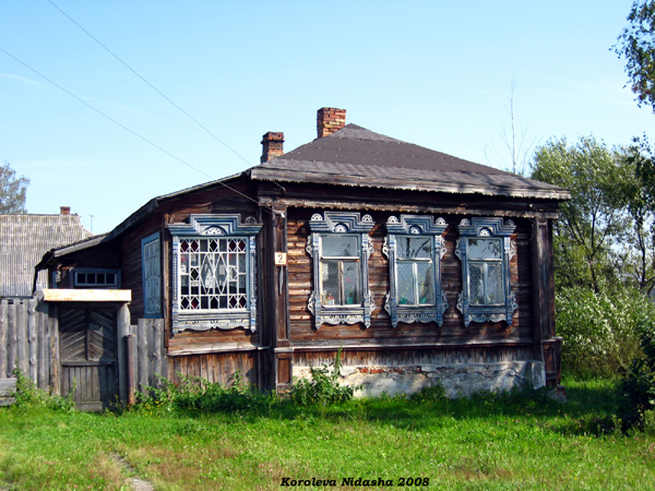 деревянные наличники дома 2 на Молодежной улице в Судогодском районе Владимирской области фото vgv