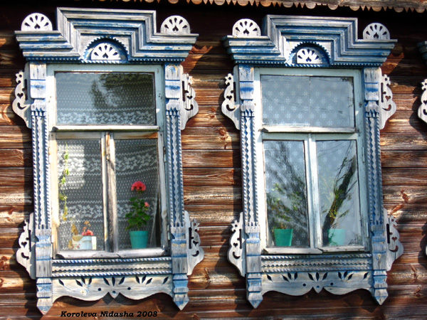 деревянные наличники дома 2 на Молодежной улице в Судогодском районе Владимирской области фото vgv