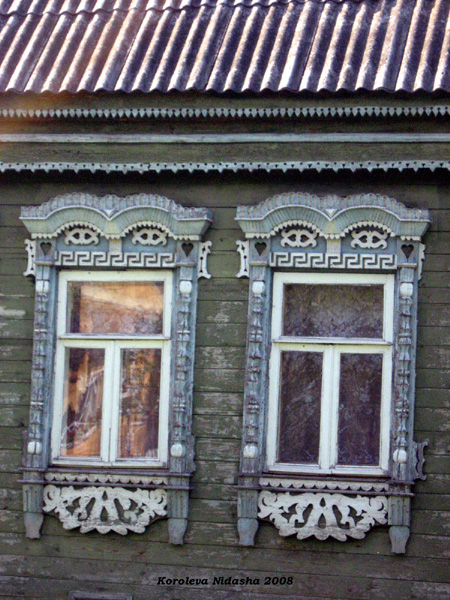 деревянные наличники на доме 26 на 2-м Первомайском переулке в Судогде в Судогодском районе Владимирской области фото vgv