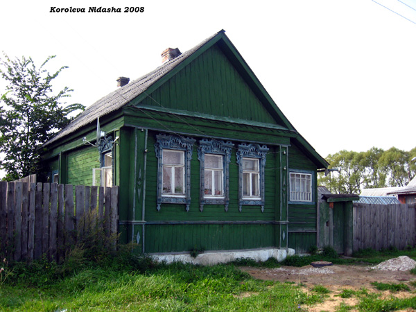 деревянные наличники дома 35 в Спортивном переулке в Судогодском районе Владимирской области фото vgv