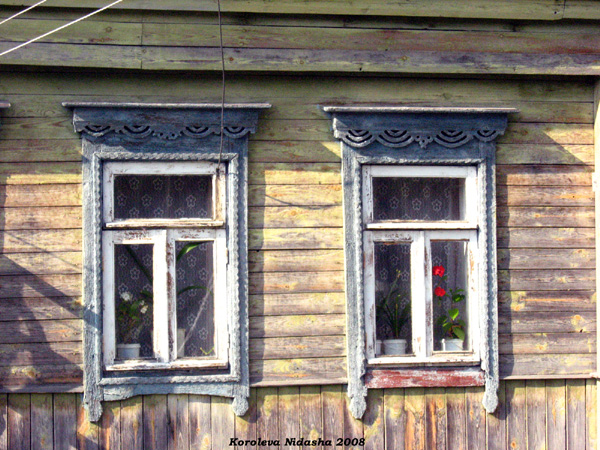 деревянные резные наличники на улице Фрунзе 2 в Судогодском районе Владимирской области фото vgv