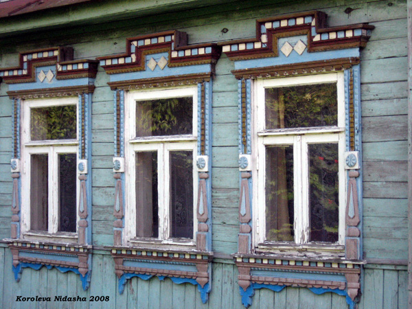 деревянные наличники дома 5а на улице Иванова Гора в Суздале в Суздальском районе Владимирской области фото vgv