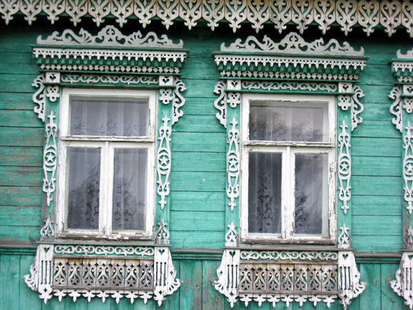 деревянные наличники 10 дома по улице Колхозная в Суздале в Суздальском районе Владимирской области фото vgv