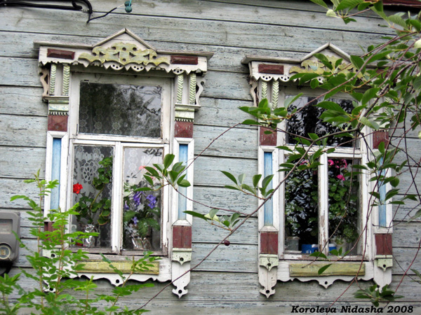 деревянные наличники дома 26 на улице Колхозная в Суздале в Суздальском районе Владимирской области фото vgv