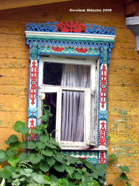 деревянные резные наличники дома 7 на улице Мира в Суздале в Суздальском районе Владимирской области фото vgv