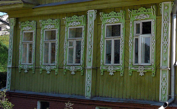 деревянные наличники на Набережной 3 в Суздале в Суздальском районе Владимирской области фото vgv