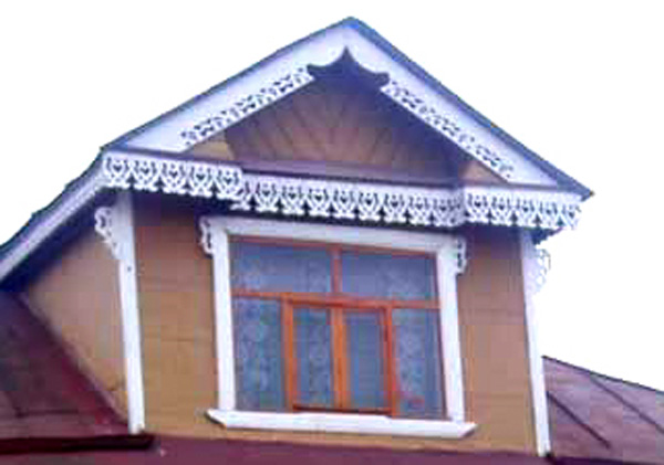 Деревянная резьба, наличники в оформлении фасада дома в Суздальском районе Владимирской области фото vgv