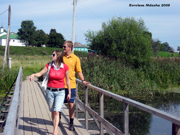 пешеходный мост через Каменку от Пушкарской к Кремлю в Суздальском районе Владимирской области фото vgv
