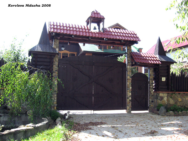 красивые ворота на Пущшкарской 45 в Суздале в Суздальском районе Владимирской области фото vgv