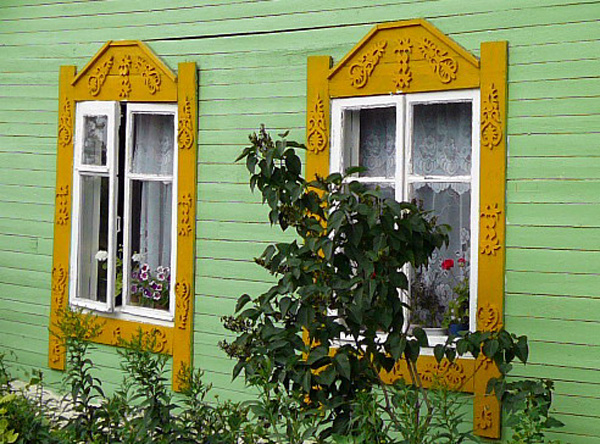 современные деревянные наличники на Слободской 40 в Суздале в Суздальском районе Владимирской области фото vgv