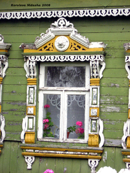 деревянные наличники дома 61 на улице Суздальской в Сельце в Суздальском районе Владимирской области фото vgv